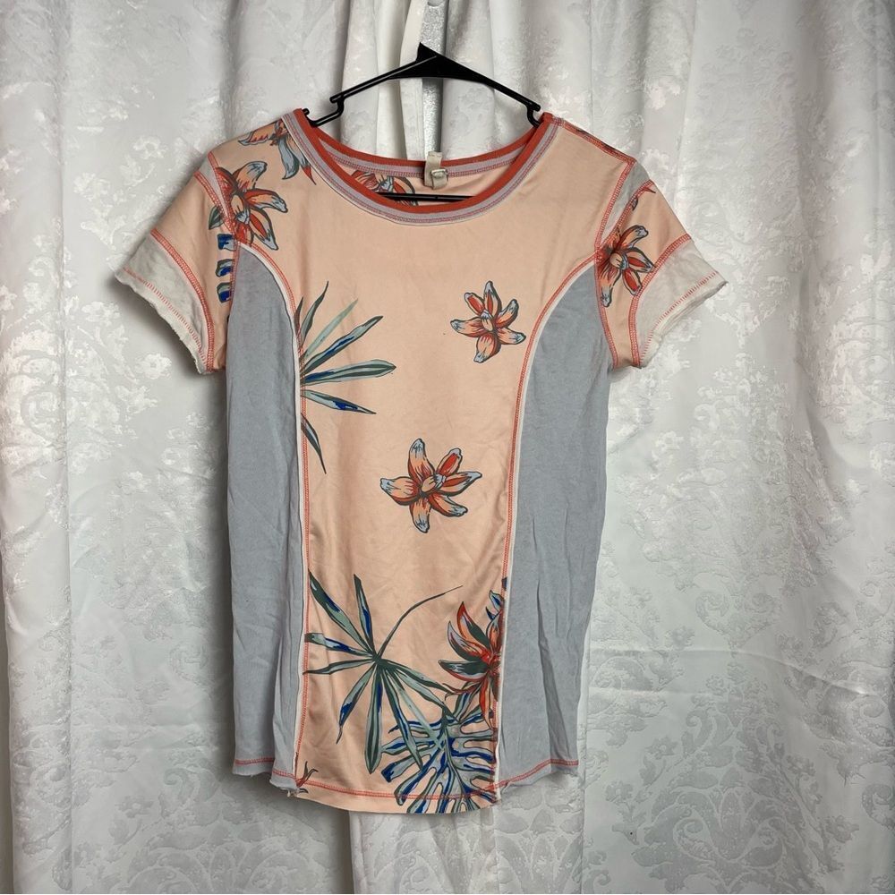 ⭐️We The Free Peach & Blue Tropical T-Shirt‎